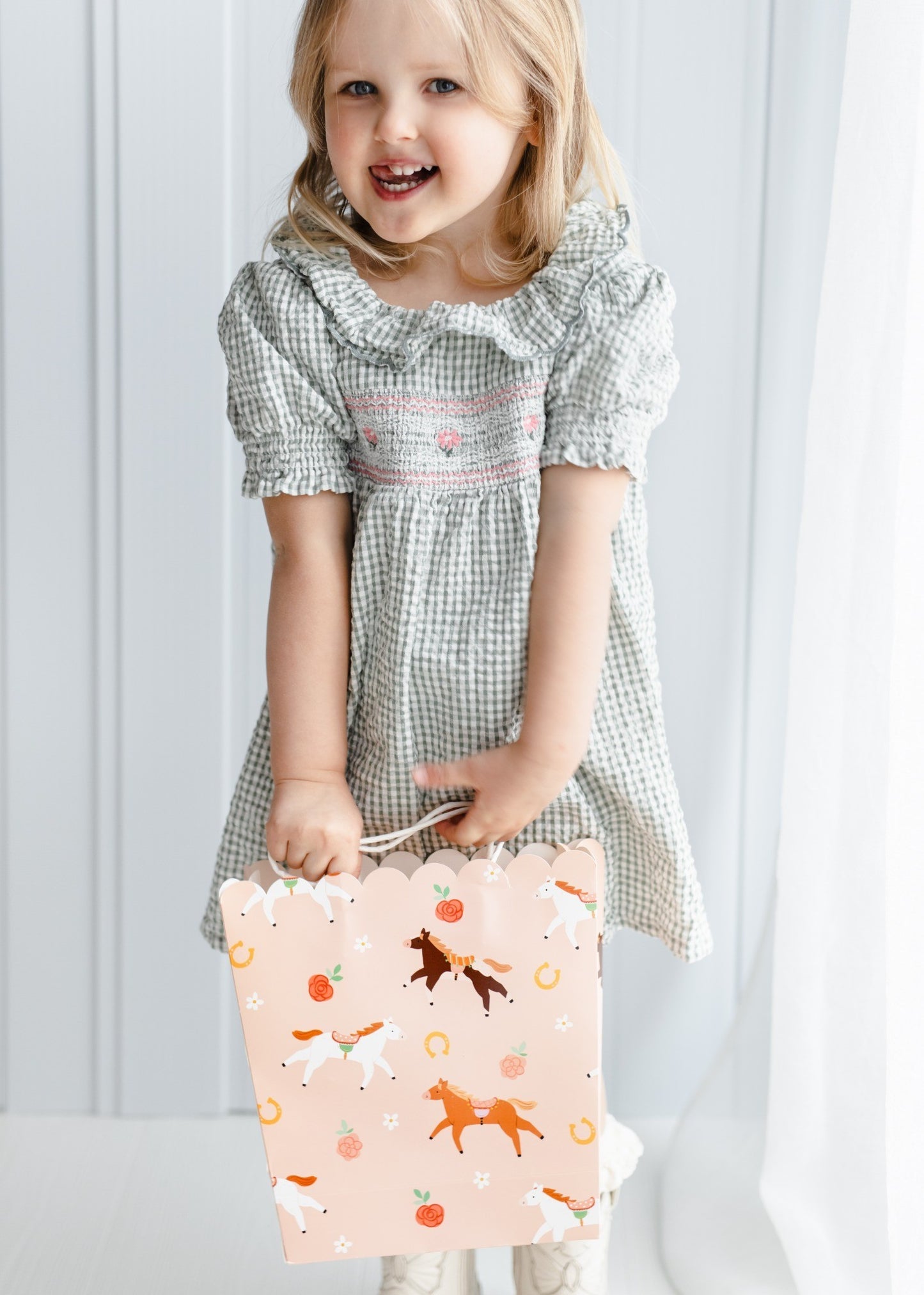 Horse party gift bag with running horse design