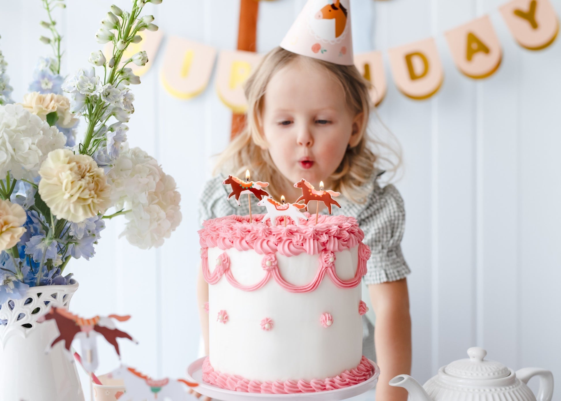 Horse shaped birthday candles set for kids party cake
